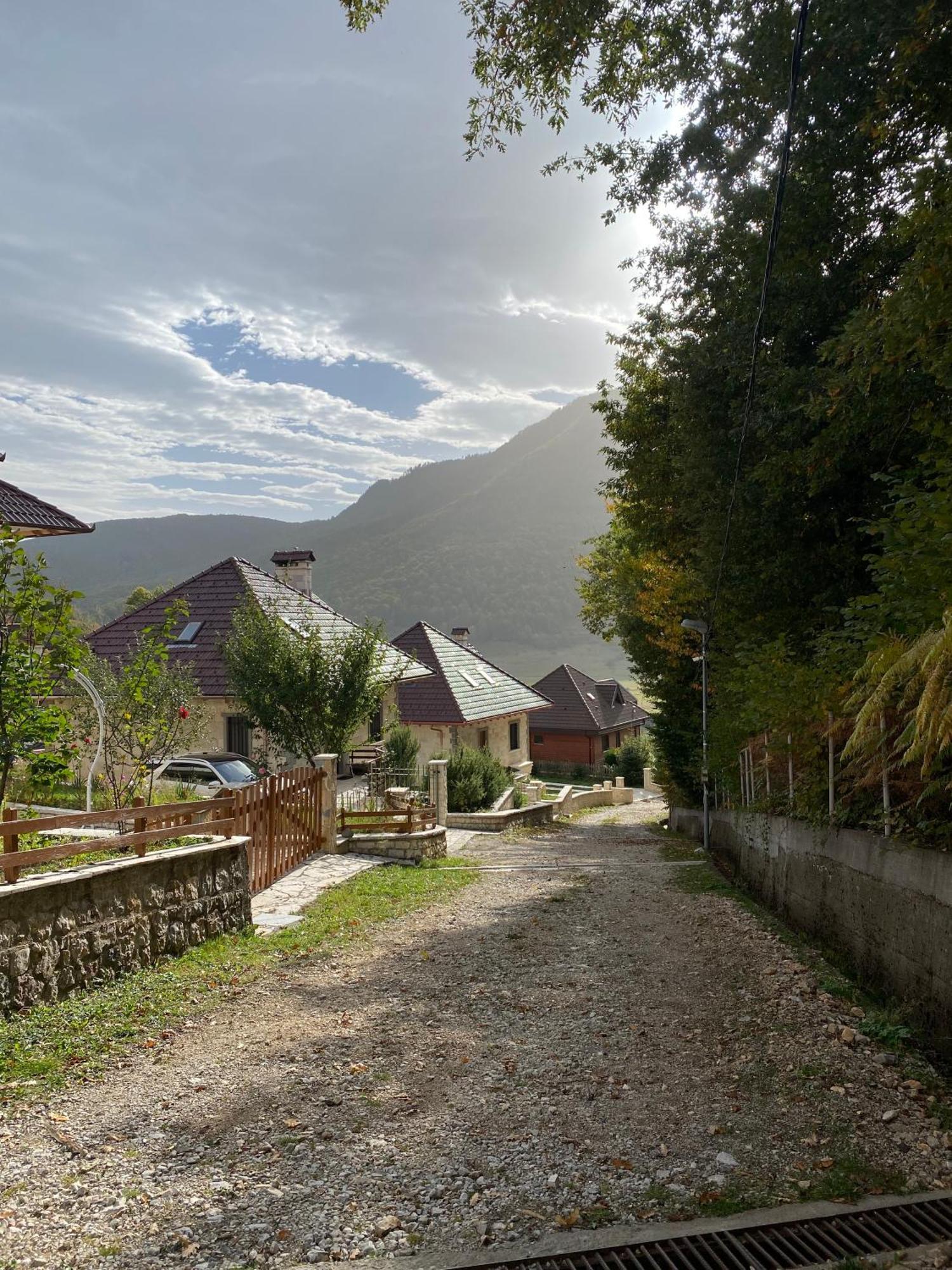 Joen Village Librazhet Eksteriør billede